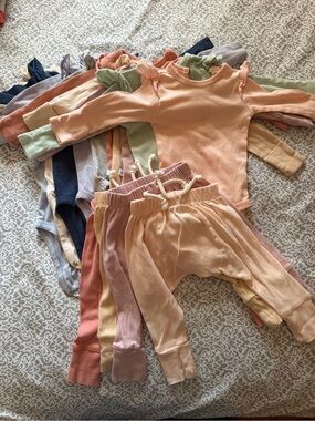 Baby Neutral Pastel Mix Bodysuits & Joggers Set - Peach & Pastel Bundle